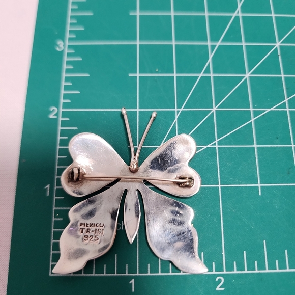 Sterling Silver Butterfly inlayed Brooch - Picture 8 of 9